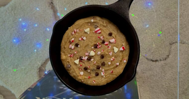 Peppermint Chocolate Chip Protein Skillet Cookie