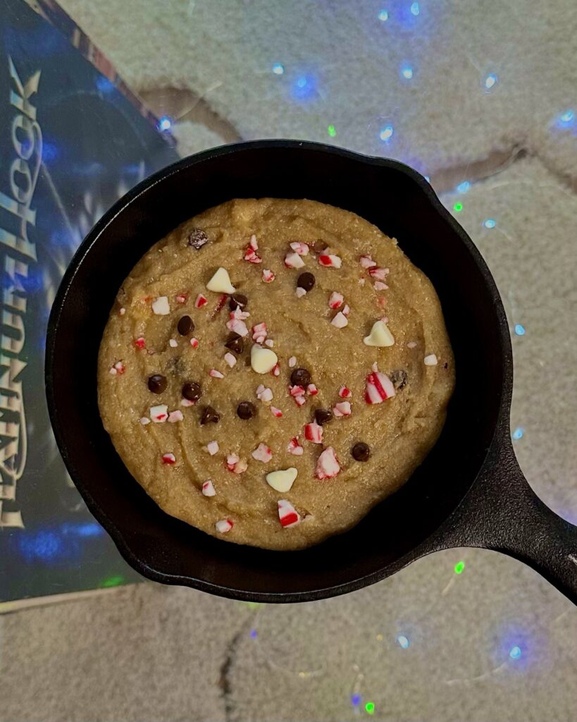 Peppermint Chocolate Chip Protein Skillet Cookie