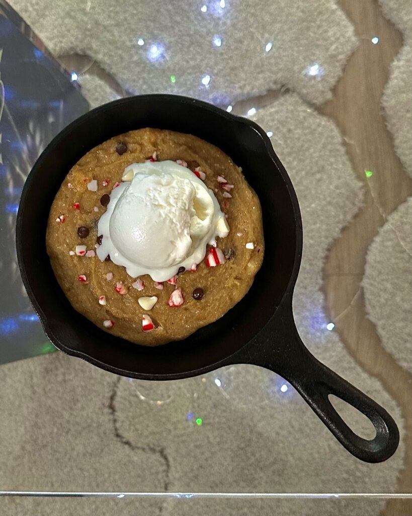 Peppermint Chocolate Chip Protein Skillet Cookie