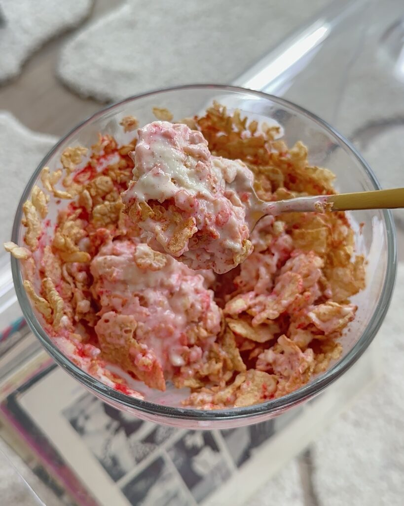 Strawberry Cheesecake Frozen Cereal