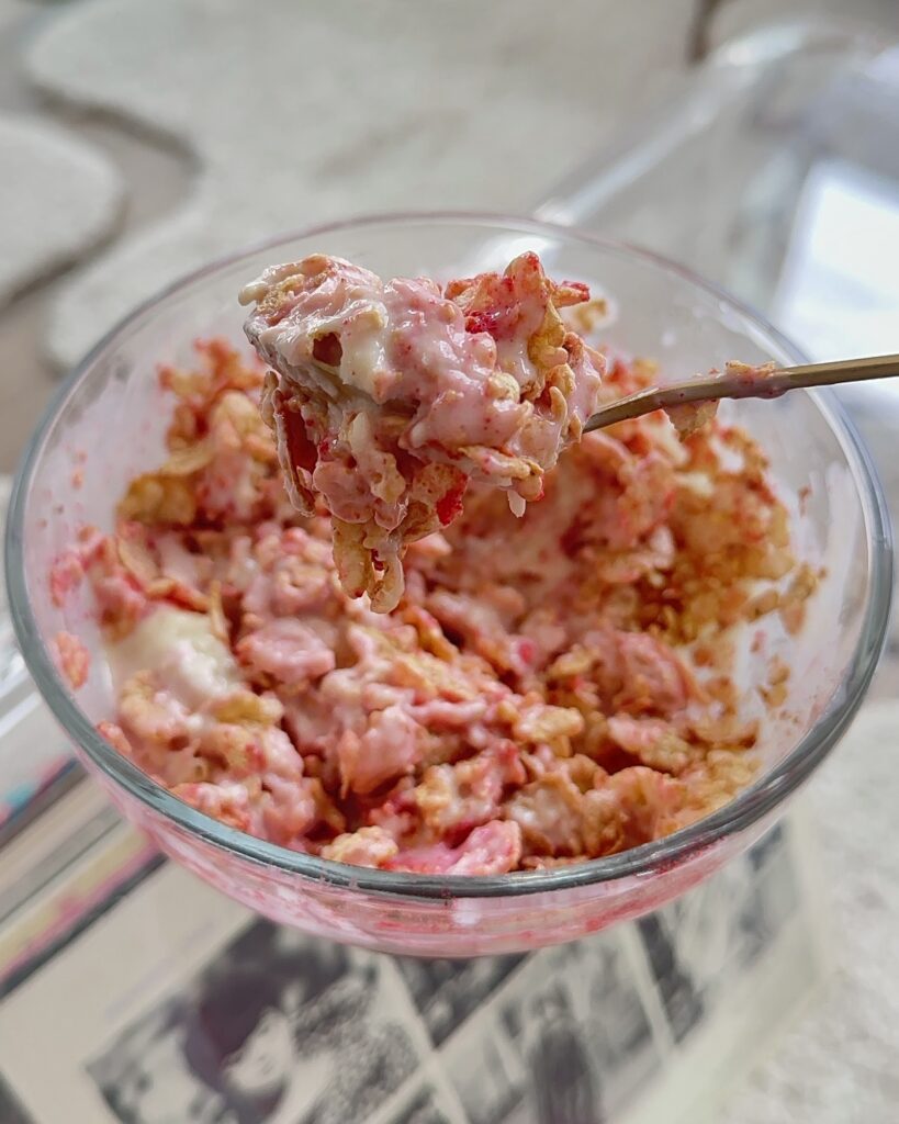Strawberry Cheesecake Frozen Cereal